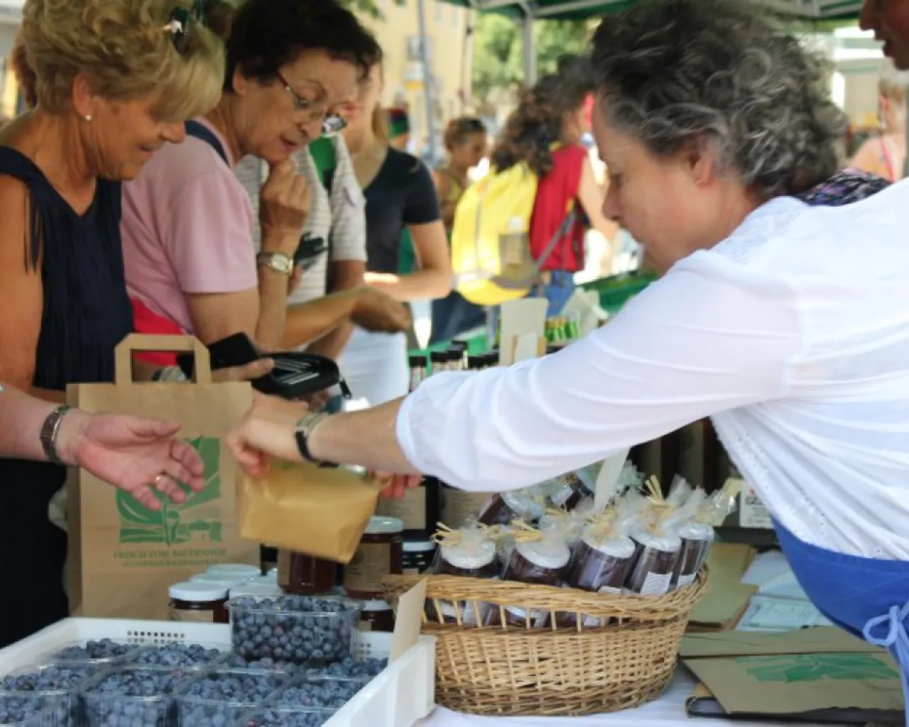 Bauernmarkt - Mercato dei Contadini di Brunico