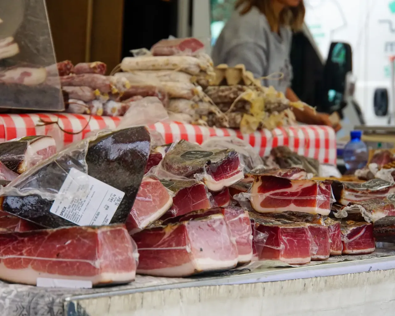 Bauernmarkt - Mercato dei Contadini di Brunico