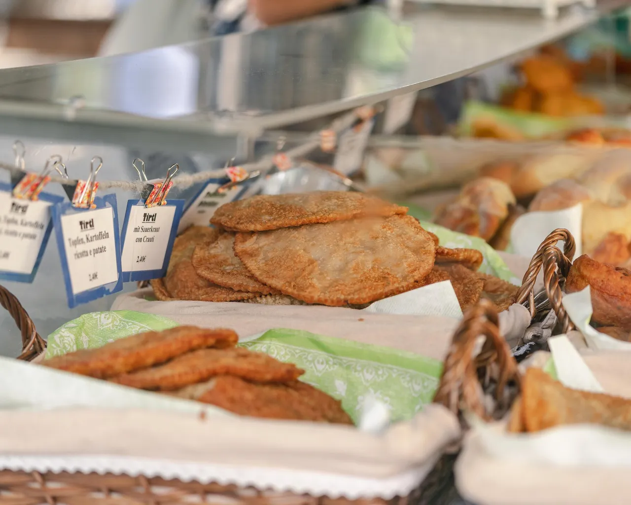 Bauernmarkt - Mercato dei Contadini di Brunico
